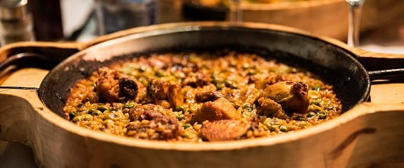 ঝাল মসলামিশ্রিত খিচুড়ির মতো খাবার পায়েইয়া। ছবি: হাফিংটন পোস্ট