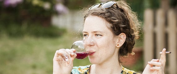 রেড ওয়াইন, ফলের কুচি আর খানিকটা ব্র্যান্ডি মেশানো পানীয় স্যাংগ্রিয়া। ছবি: হাফিংটন পোস্ট