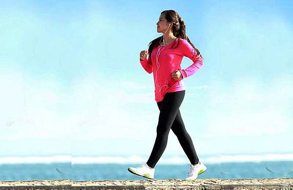 কোন বিষয়গুলোতে সচেতন থাকলে হেঁটে ওজন কমানো সম্ভব তা জেনে নেওয়া জরুরি। প্রতীকী ছবি: হিন্দুস্তান টাইমস/শাটারস্টক