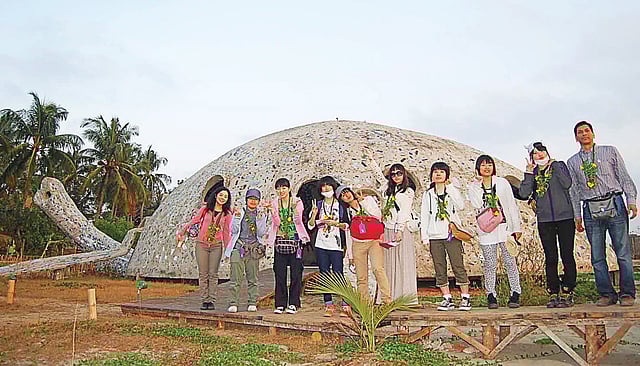 বিশ্বের সবচেয়ে বড় কচ্ছপ ভাস্কর্য l প্রথম আলো