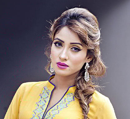 মডেল: মিথিলা