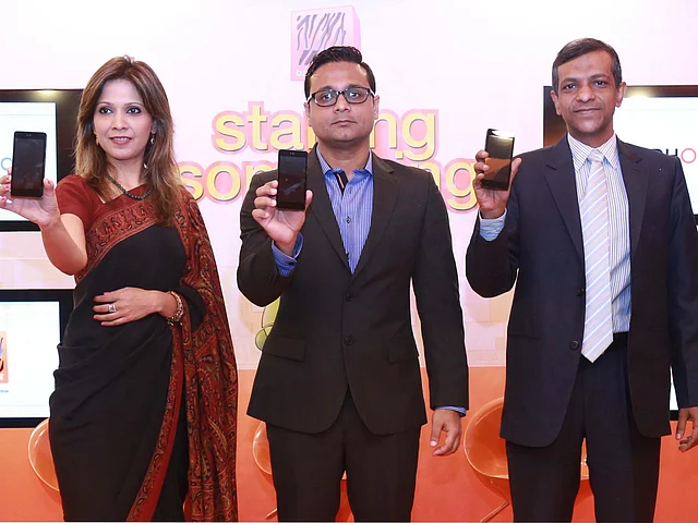 বাংলালিংক ও সিম্ফনি আনল অ্যান্ড্রয়েড ওয়ান চালিত রোর এ ৫০ স্মার্টফোন।