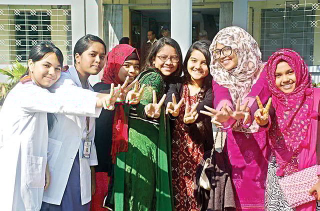 দ্য মিলিনিয়াম স্টারস স্কুল অ্যান্ড কলেজ, রংপুরের শিক্ষার্থীদের ভালো ফলই এবার দিনাজপুর বোর্ডে প্রতিষ্ঠানটিকে তৃতীয় স্থানে তুলে এনেছে