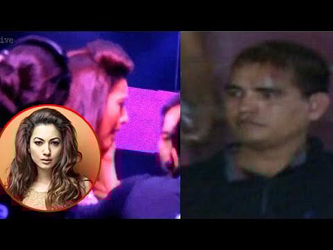 গওহর খান ও আকিল মালিক (ডানে)