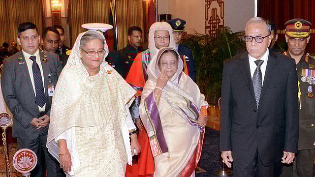 প্রধান বিচারপিত সুরেন্দ্র কুমার সিনহার শপথ অনুষ্ঠানে প্রধানমন্ত্রী শেখ হাসিনা যোগ দেন। ছবি: ফোকাস বাংলা