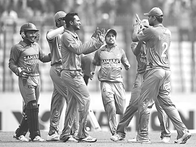 মাঠের অর্জন উদ্‌যাপনে বাংলাদেশি ক্রিকেটাররা