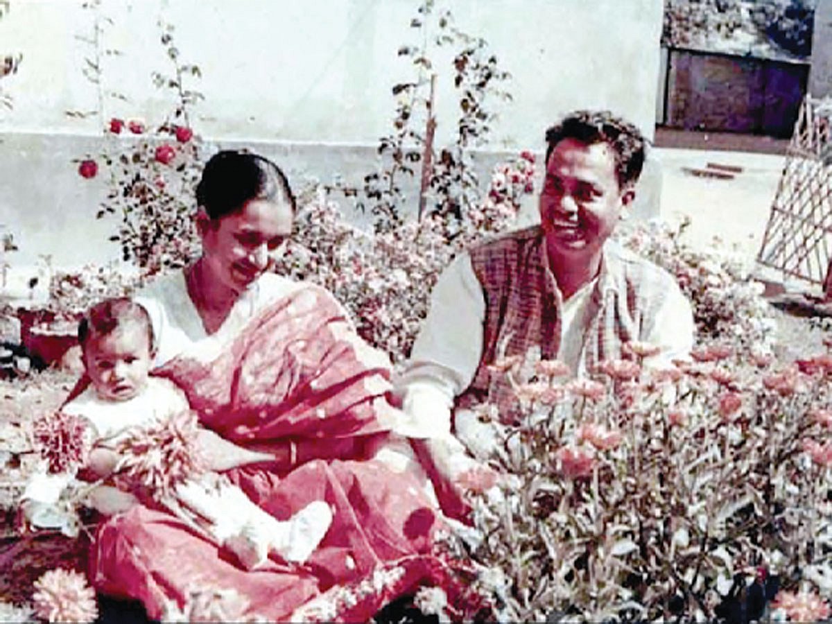 ছেলে আসিফ মুনীরসহ লিলি চৌধুরী ও মুনীর চৌধুরী