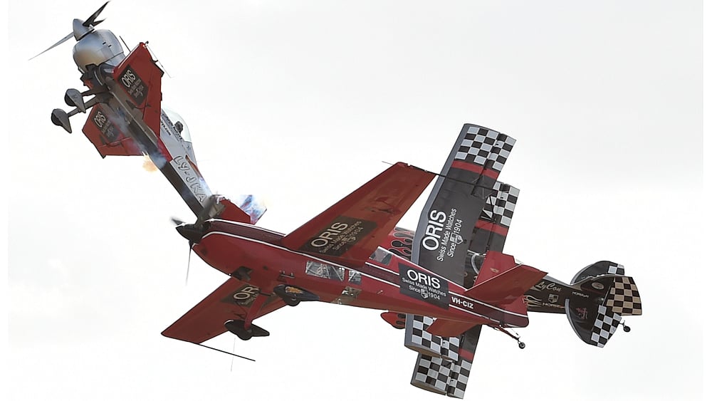 অস্ট্রেলিয়ার মেলবোর্নের দক্ষিণ-পশ্চিমাঞ্চলের লারা শহরে অ্যাভালন এয়ারফিল্ডে আন্তর্জাতিক বিমান প্রদর্শনী চলছে। বিমানের চোখ ধাঁধানো সব প্রদর্শনী চলে সেখানে। ছবি: এএফপি