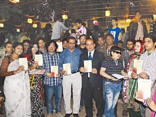 ড্যাফোডিল ইন্টান্যাশনাল ইউনিভার্সিটি বন্ধুসভার আলোর খেলার মোড়ক উন্মোচন