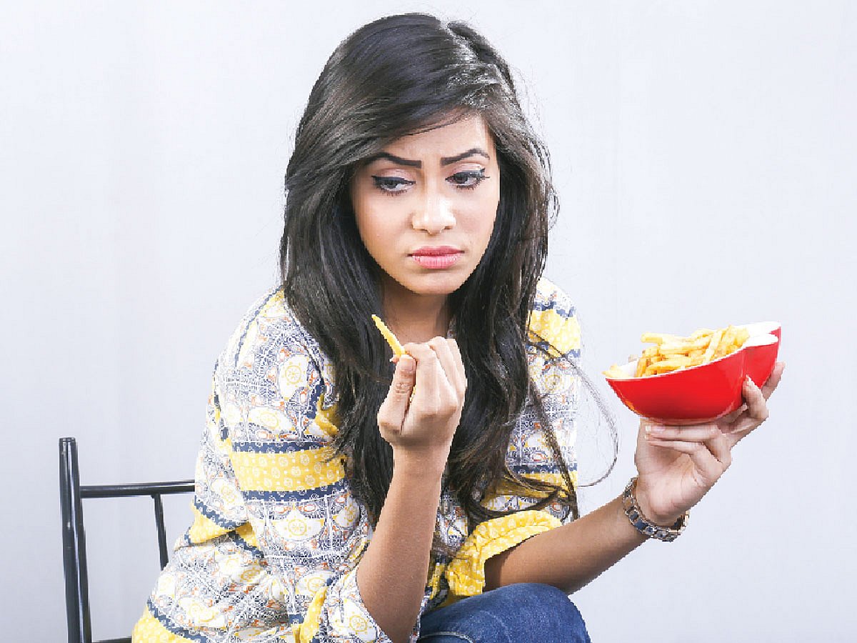 আলু খেতে হবে বুঝে-শুনে—মডেল: সৌমি, ছবি: অধুনা