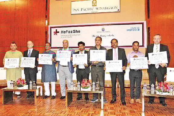 িলঙ্গবৈষম্য বিলোপ ও নারীর ক্ষমতায়নের জন্য বৈশ্বিক প্রচারাভিযানের অংশ হিসেবে ঢাকায় শুরু হয়েছে ‘হি ফর শি’ কর্মসূচি। এই প্রচারণা কর্মসূচির উদ্বোধনী অনুষ্ঠ​ানে গতকাল বাংলাদেশে নানা পেশার নয়জন অগ্রগামী পুরুষ নারীর ক্ষমতায়নের জন্য তাঁদের অঙ্গীকার তুলে ধরেন l প্রথম আলো