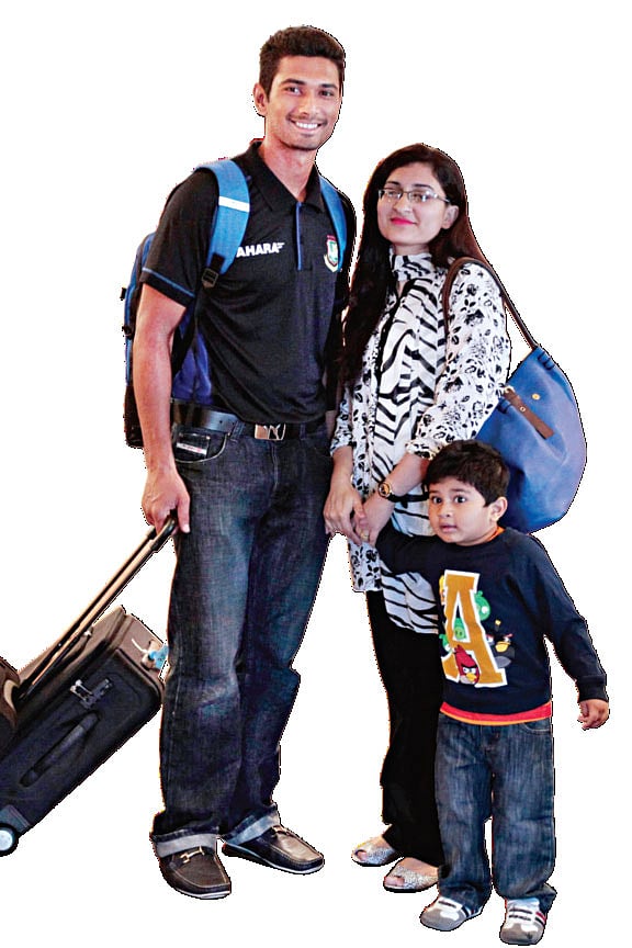 বিশ্বকাপ মিশনে সপরিবারে