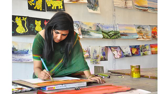 মহান স্বাধীনতা দিবস আজ। পাশাপাশি চলছে বাংলা নববর্ষ বরণের প্রস্তুতি। এই দুই আয়োজনকে ঘিরে চারুকলা ভবনে এখন উৎসবমুখর পরিবেশ। বসে নেই চারুকলার শিক্ষার্থীরাও। ছবিটি আজ সকালে তোলা। ছবি: আবদুস সালাম।