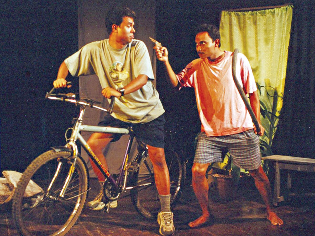 দূরত্ব নাটকের একটি দৃশ্য l ছবি: প্রথম আলো