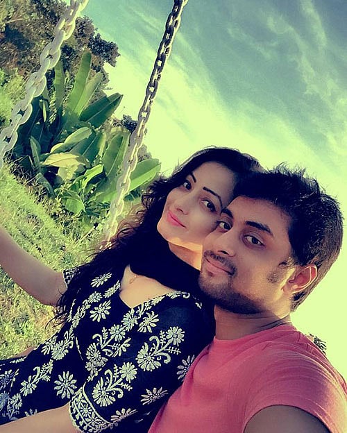 হৃদয় খান ও সুজানা