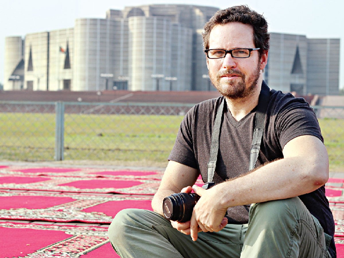 ঢাকায় আলোকচিত্রী স্কট বেনেডিক্ট। ছবি: আরিফুর রহমান