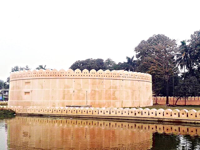 মুন্সিগঞ্জ শহরে অবস্থিত ঐতিহাসিক ইদ্রাকপুর কেল্লা l ছবি: প্রথম আলো