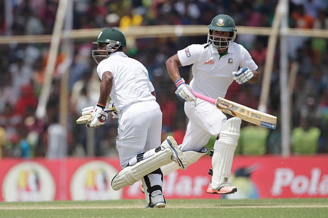 অনেক অনেক রেকর্ডের পাশে নাম লেখানো এক জুটি। ছবি: শামসুল হক