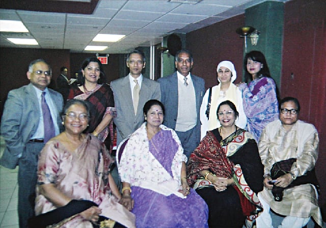 নিউইয়র্কে এক অনুষ্ঠানে অন্যান্যের মধ্যে ফাহ্‌মিদা খাতুন, ফেরদৌসী রহমান ও রথীন্দ্রনাথ রায়