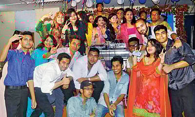 চট্টগ্রাম ইনডিপেনডেন্ট বিশ্ববিদ্যালয়ে ইঞ্জিনিয়ারিং aনাইেট শিক্ষার্থীরা