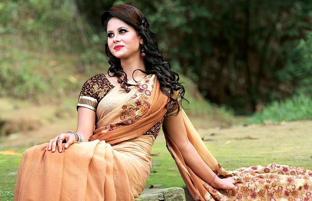 শাড়ি ক ​িদ্বতীয়, কালেকশন বুটিকস, মডেল: সূচনা