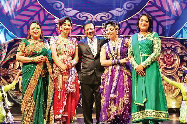 ‘ইত্যাদি’ অনুষ্ঠানে সাবিনা ইয়াসমিন, পুষ্পিতা, হানিফ সংকেত, মৌ ও বাঁধন