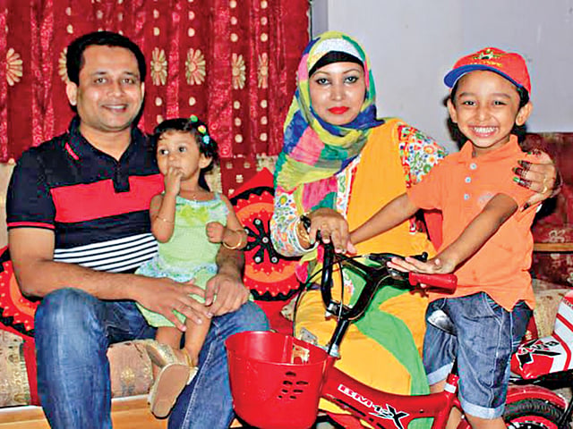 দেশের অনেক দম্পতি তঁাদের সন্তানসংখ্যা দুটিতেই সীমাবদ্ধ রাখছেন। ছবি : মুসলিমা জাহান