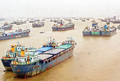 নৌপথের ভাড়া বৃদ্ধি, বাড়ছে শিল্পের খরচ