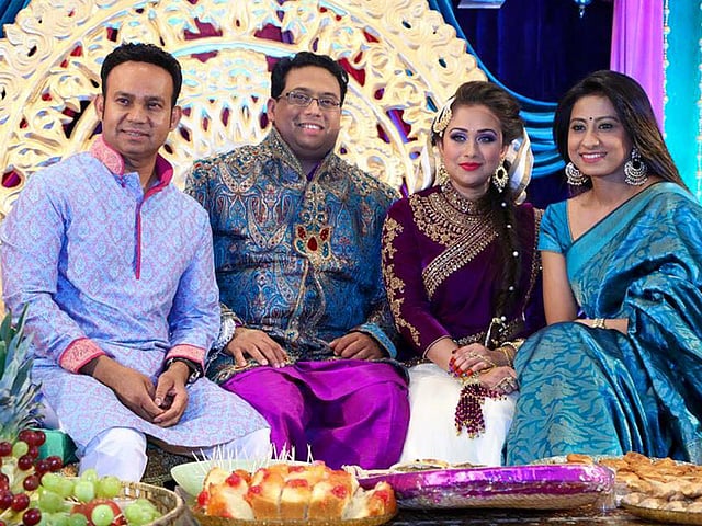 রোমানার গায়েহলুদের অনুষ্ঠানে মিলা হোসেন ও তাঁর স্বামী