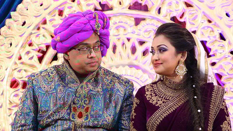 গায়েহলুদের অনুষ্ঠানে রোমানা ও তাঁর স্বামী এলিন রহমান