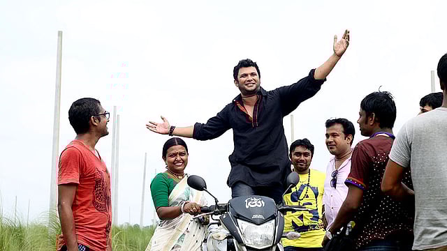 ‘হৃদয়ের গহিনে’ নাটকের একটি দৃশ্য। ছবি: নাসিরউদ্দীন নাসিম