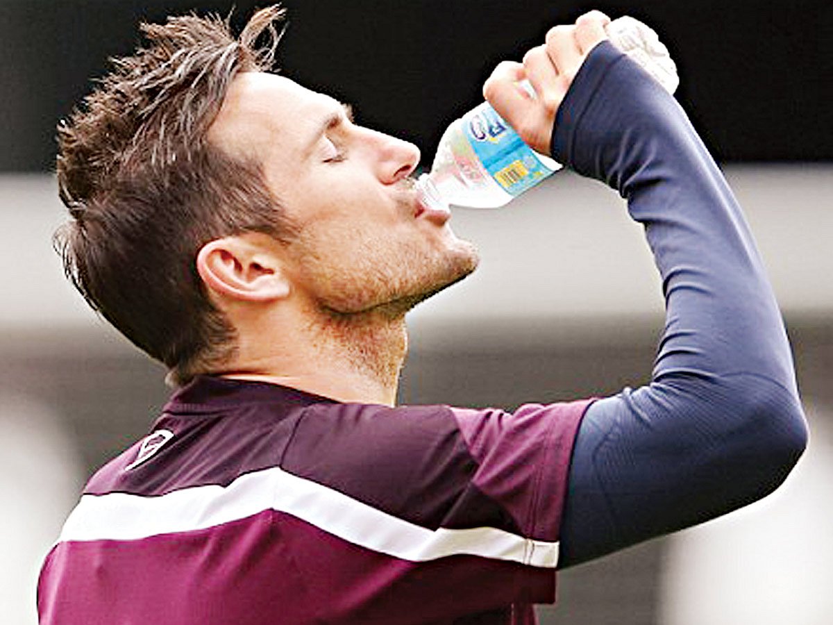 পানিশূন্যতার (ডিহাইড্রেশন) বিপরীত প্রক্রিয়া হলো পানির আধিক্য (ওভারহাইড্রেশন)। দুটিই শরীরের জন্য বিপদ ডেকে আনতে পারে।