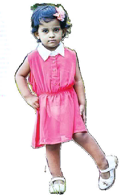 পোশাকের কাটেও বৈচিত্র্য আছে