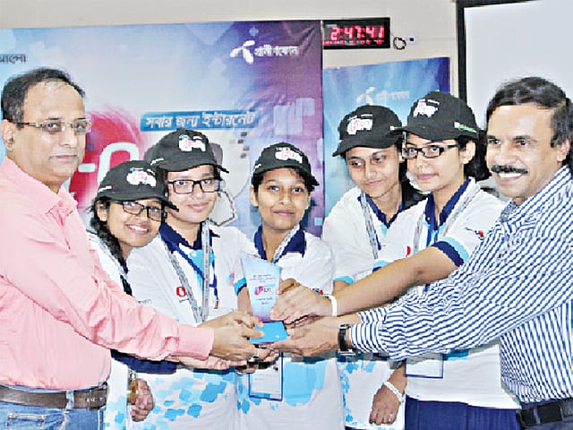 চট্টগ্রাম আঞ্চলিক পর্যায়ে বিজয়ী সিলভার বেলস কিন্ডার গার্টেন অ্যান্ড গার্লস হাইস্কুল