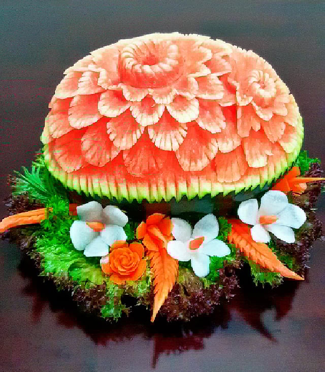 তরমুজ কার্ভিং