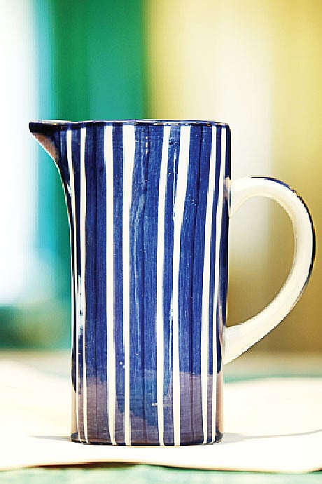 জগের আকারে থাকছে বেশ বৈচিত্র্য, ছবি: সুমন ইউসুফ, কৃতজ্ঞতা: আড়ং