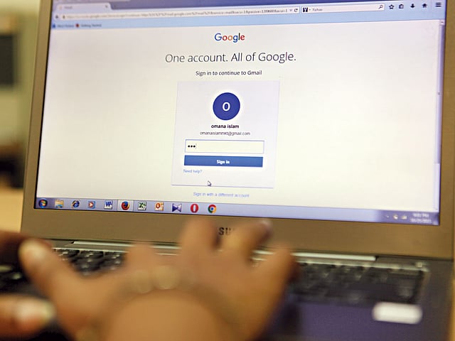 এমন পাসওয়ার্ড দিন যেন সেটি শক্তিশালী হয় আবার সহজে মনেও রাখা যায় l প্রথম আলো