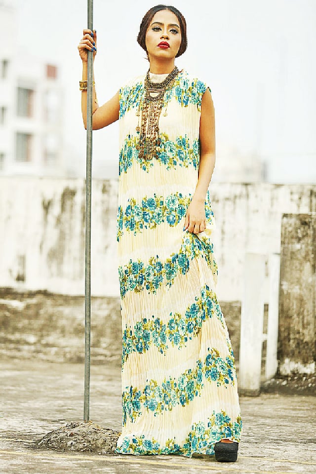 অ্যান্টিক ধাঁচের নেকলেস ট্রেন্ডি এখন