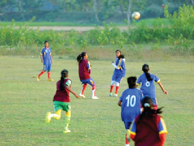 এভাবেই চলে প্রতিদিনের ফুটবলচর্চা