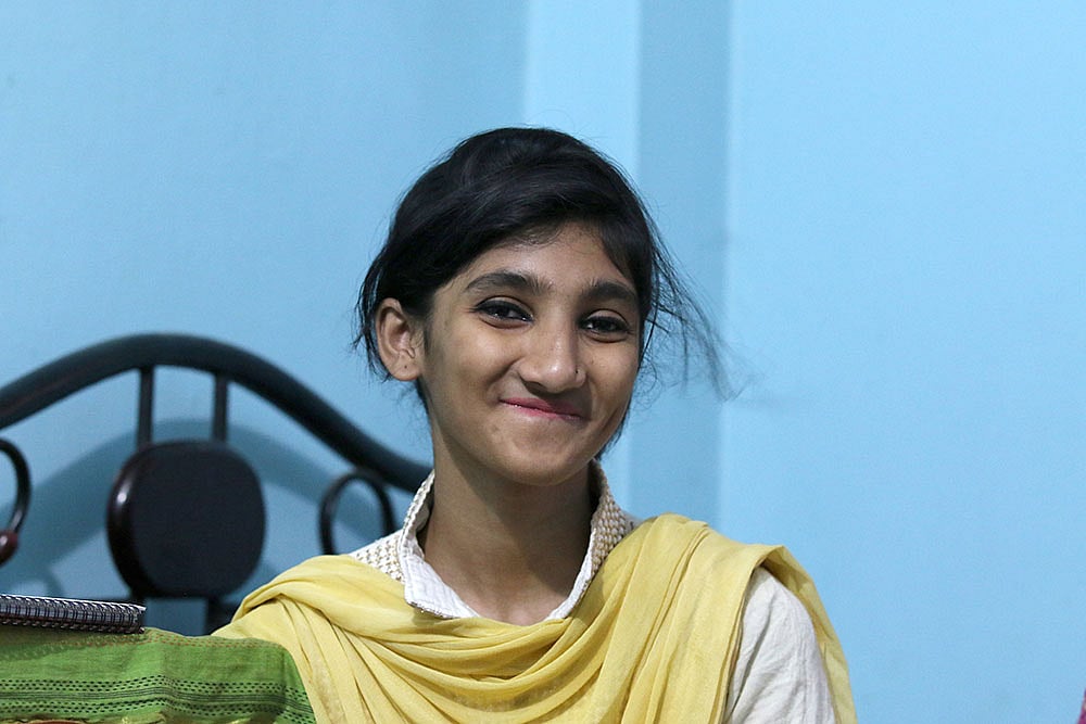 বাবলি এখন পড়ছে রাজধানীর লালমাটিয়া বালিকা বিদ্যালয়ে, অষ্টম শ্রেণিতে। এবার ও জুনিয়র স্কুল সার্টিফিকেট পরীক্ষা দিচ্ছে। ছবি: সাবিনা ইয়াসমিন