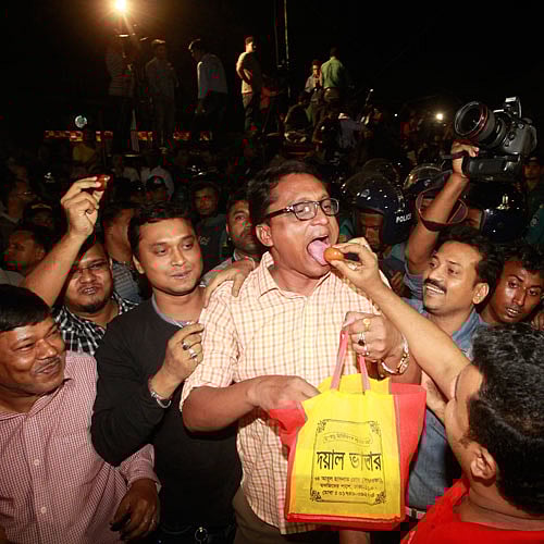 সাকা-মুজাহিদের ফাঁসি