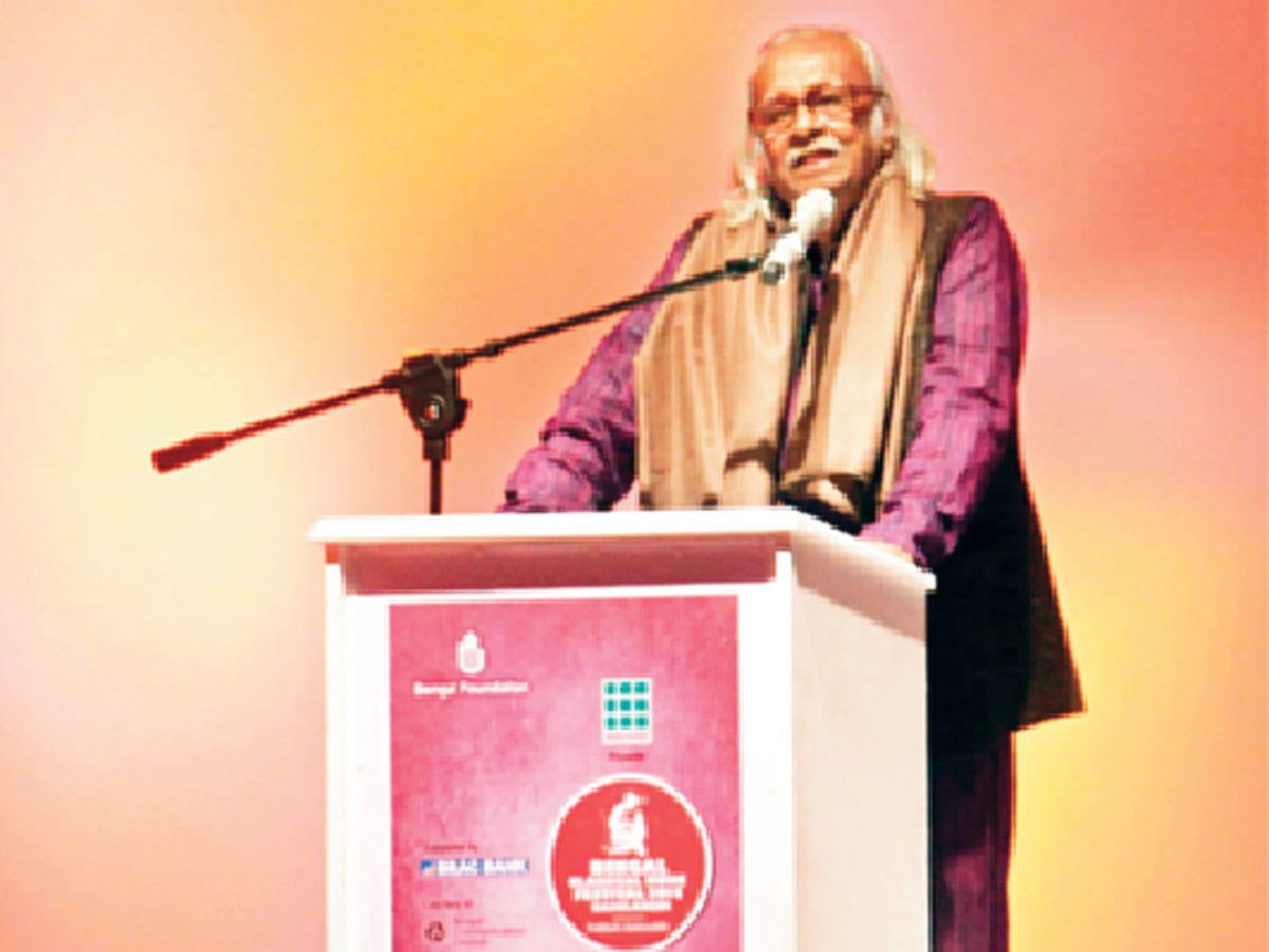 জীবনের শেষ ছবি। গত বছর ৩০ নভেম্বর আর্মি স্টেডিয়ামে উচ্চাঙ্গসংগীতের মঞ্চে l ফাইল ছবি