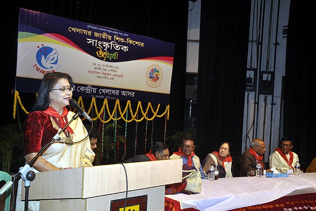 উদ্বোধনী বক্তৃতা দিচ্ছেন রেজওয়ানা চৌধুরী বন্যা