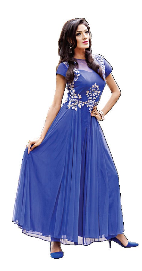 দেশি নকশার গাউন পরতে দেখা গেছে অনুষ্ঠান বা উৎ​সবে