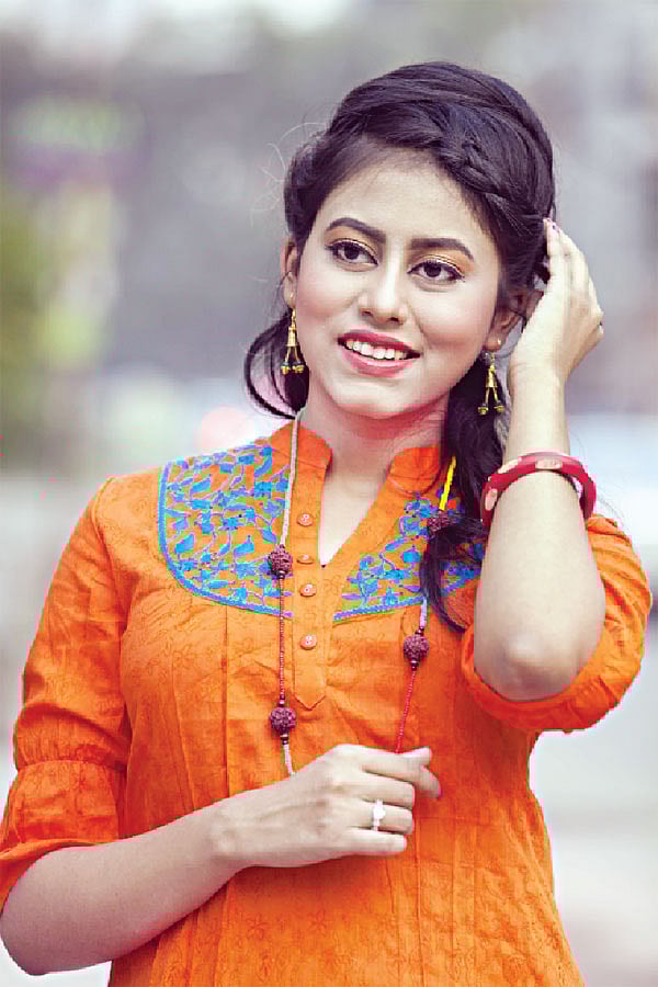 ন্যাচারাল মেকআপেই সাজতে দেখা গেছে বছরজুড়ে