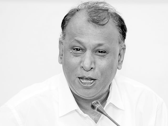 অসীম কুমার উকিল