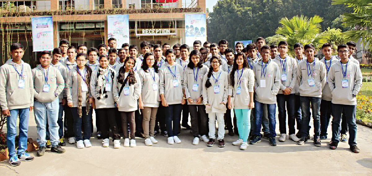 নয় অঞ্চলের সেরা নয়টি স্কুলদল, এদের নিয়েই চলছে আই-জেনের চূড়ান্ত পর্ব। অাই–জেন নিয়ে বিশেষ অনুষ্ঠান প্রচারিত হচ্ছে চ্যানেল আই–এ প্রতি সোমবার রাত ৯টা ৩৫ মিনিটে। ছবি: জুয়েল রানা