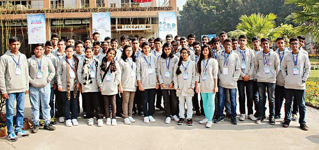 নয় অঞ্চলের সেরা নয়টি স্কুলদল, এদের নিয়েই চলছে আই-জেনের চূড়ান্ত পর্ব। অাই–জেন নিয়ে বিশেষ অনুষ্ঠান প্রচারিত হচ্ছে চ্যানেল আই–এ প্রতি সোমবার রাত ৯টা ৩৫ মিনিটে। ছবি: জুয়েল রানা