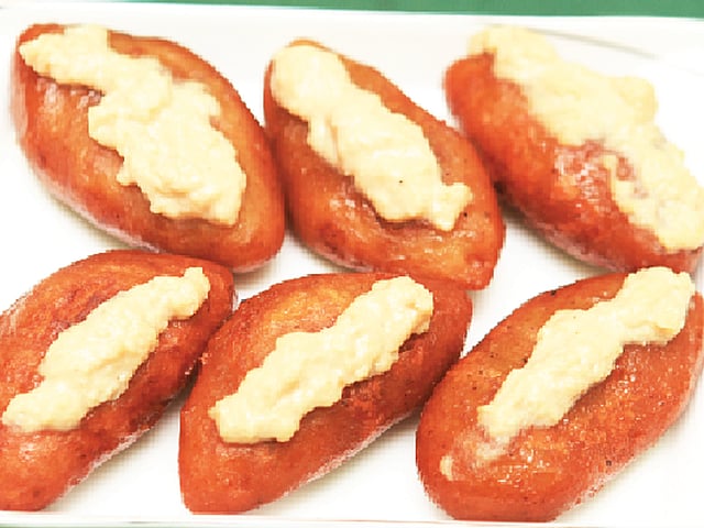 মুগ পুলি