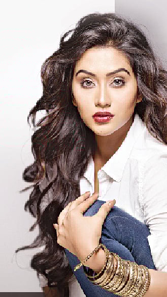 জাকিয়া বারী মম